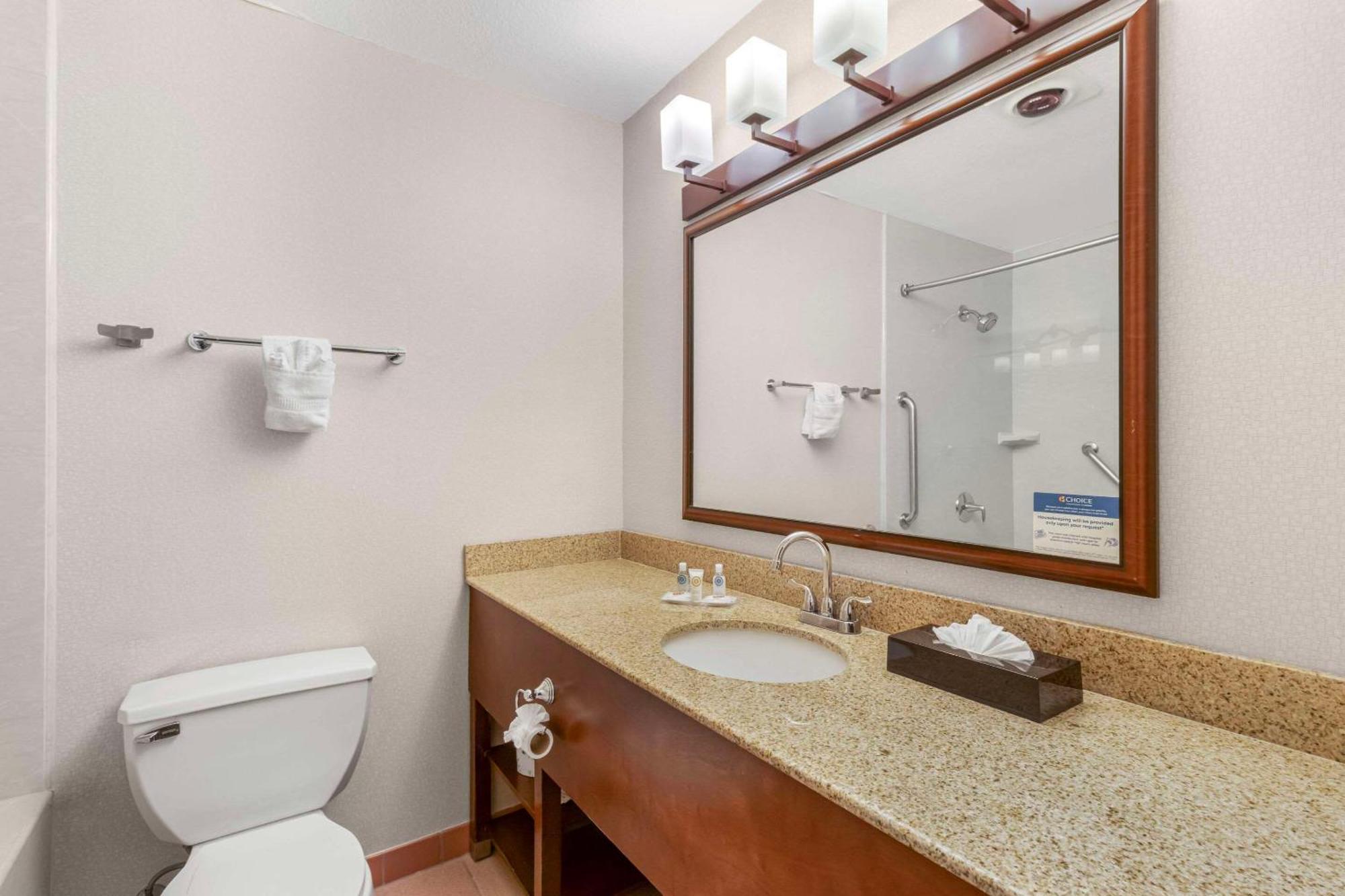 Comfort Inn & Suites Near Fallon Naval Air Station Екстер'єр фото