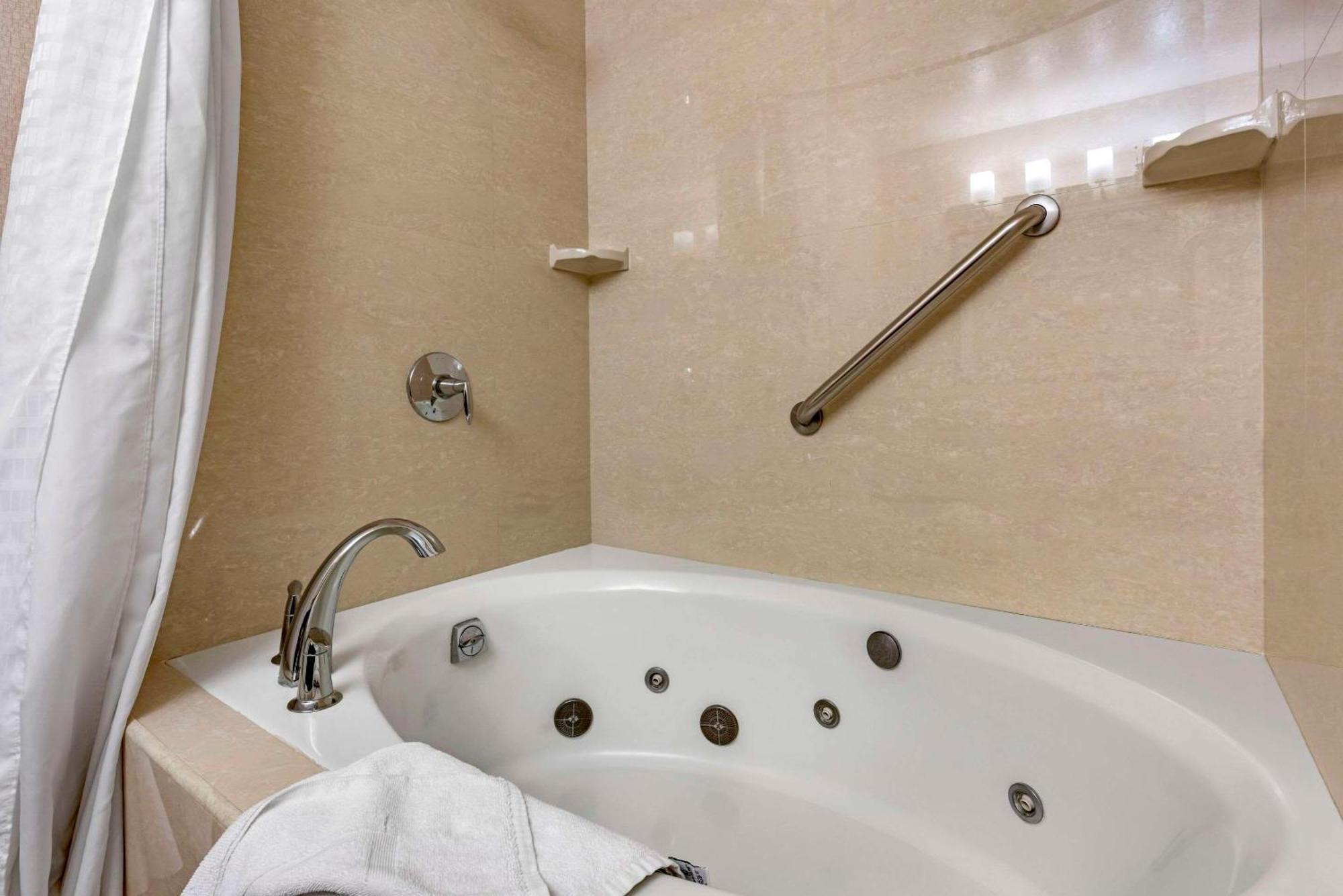 Comfort Inn & Suites Near Fallon Naval Air Station Екстер'єр фото