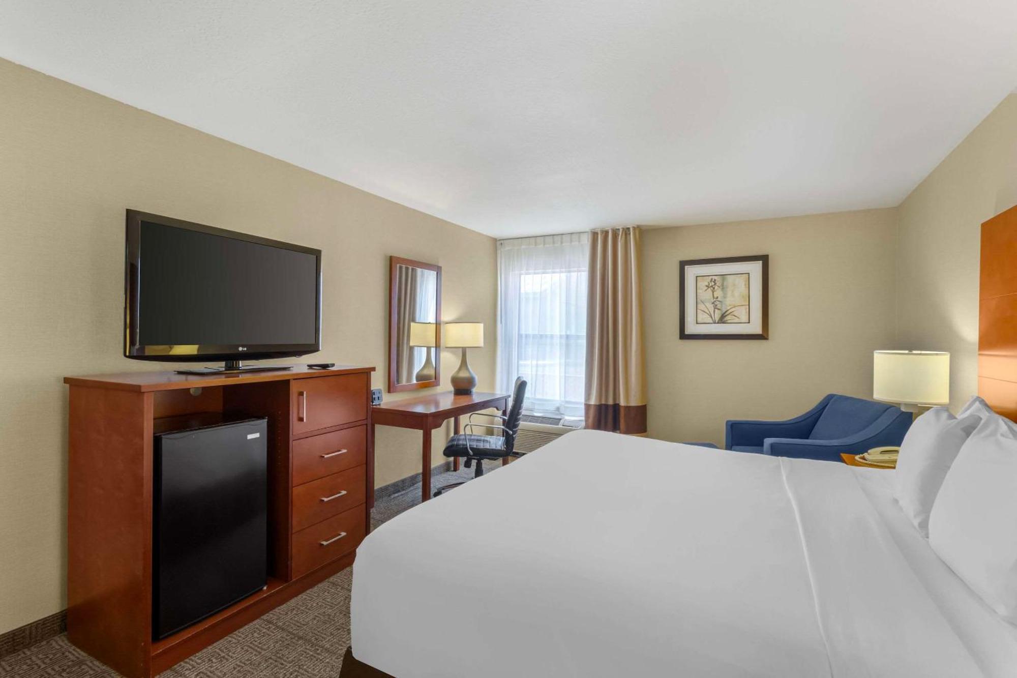 Comfort Inn & Suites Near Fallon Naval Air Station Екстер'єр фото