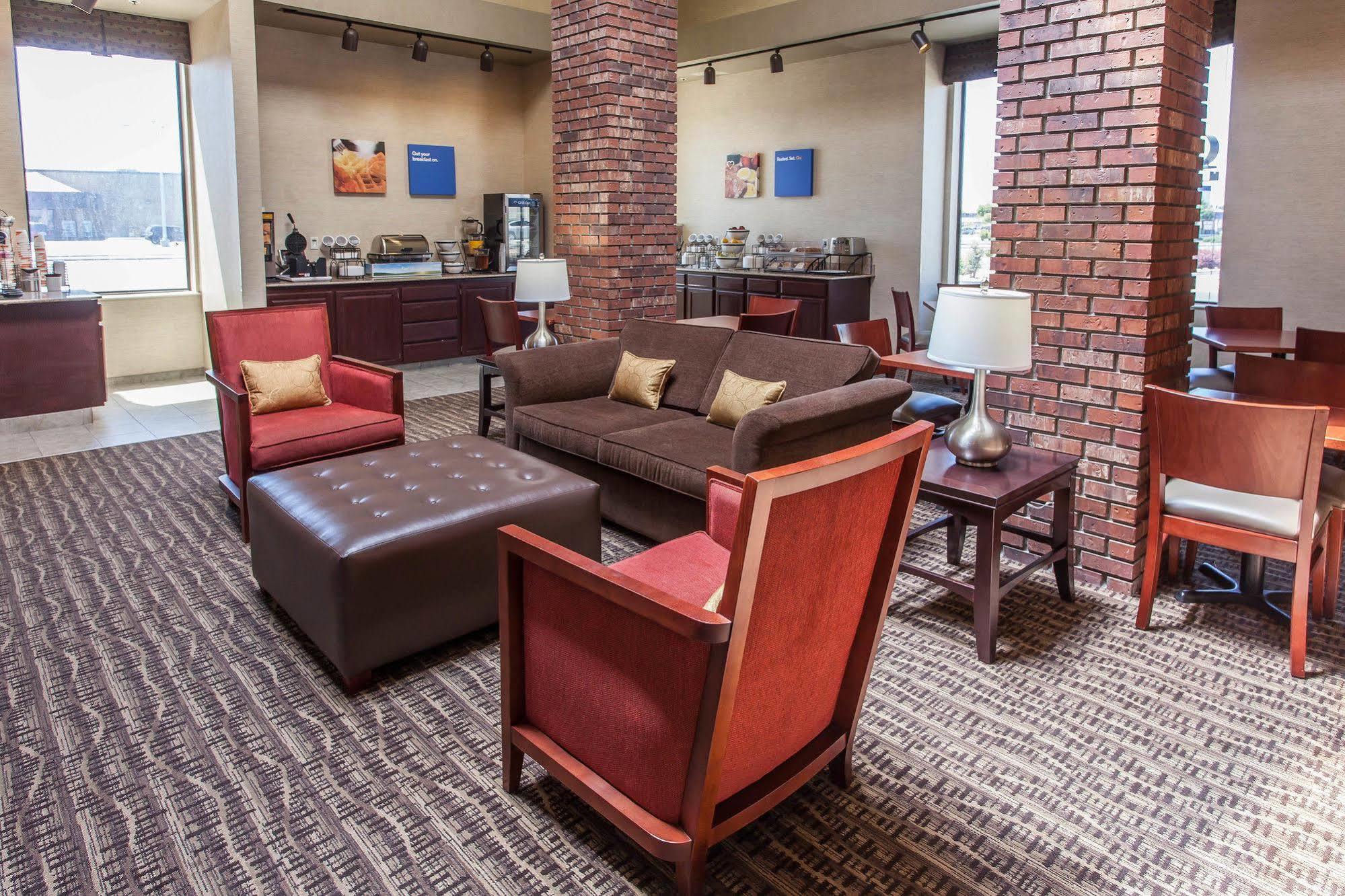 Comfort Inn & Suites Near Fallon Naval Air Station Екстер'єр фото