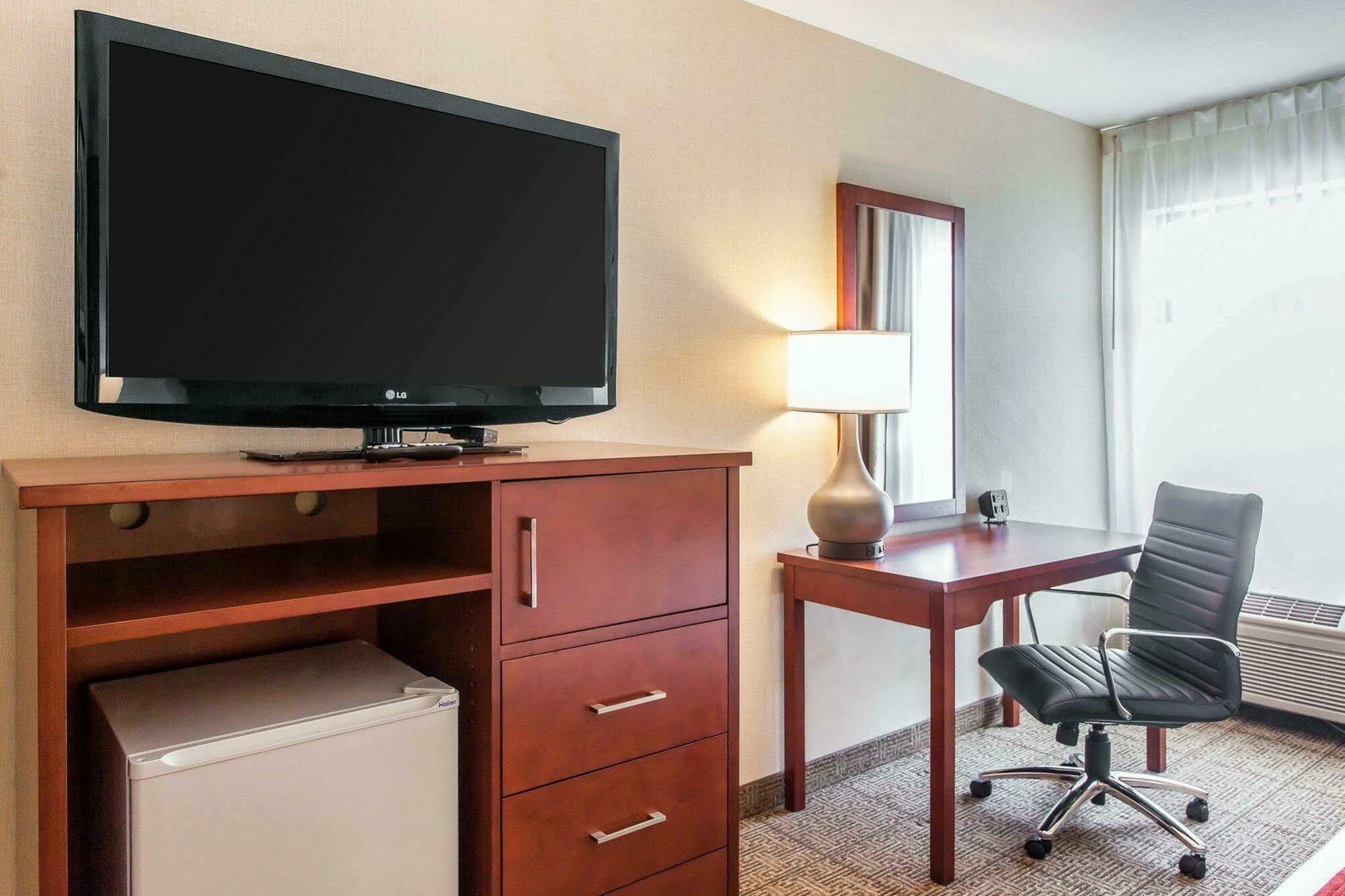 Comfort Inn & Suites Near Fallon Naval Air Station Екстер'єр фото